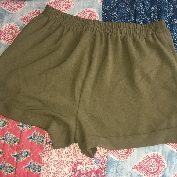 Shorts - Picture 2 of 2